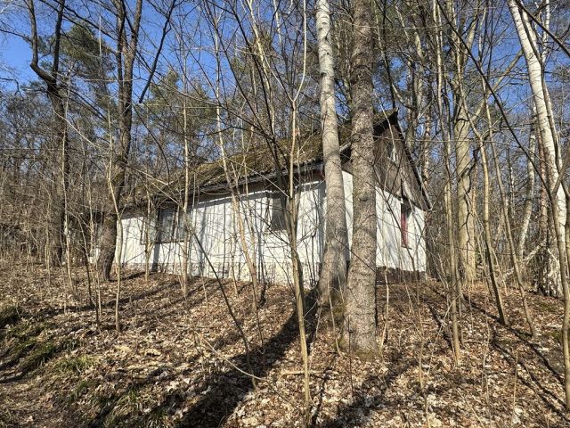 Blick auf Verkaufsobjekt und Umgebung - Ehemaliges Wohngebäude mit separater Garage zwischen Chemnitz und Plauen