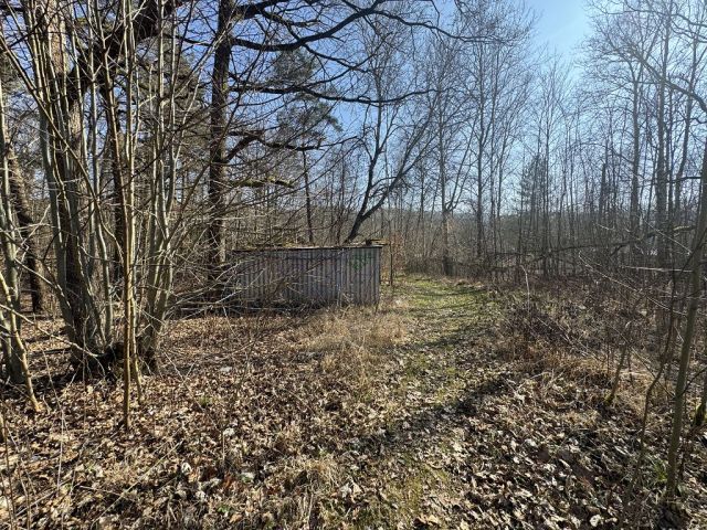 Blick auf Verkaufsfläche und Umgebung - Ehemaliges Wohngebäude mit separater Garage zwischen Chemnitz und Plauen