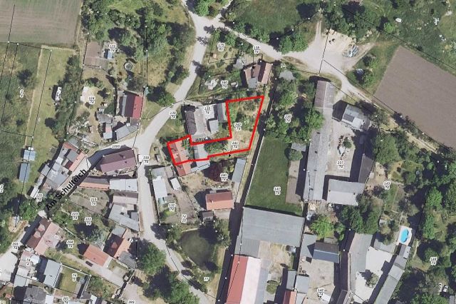 Umgebungsskizze - Ruinöse Doppelhaushälfte mit Nebengebäude zwischen Magdeburg und Halle (Saale)