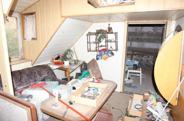 Innenansicht DG - Ruinöse Doppelhaushälfte mit Nebengebäude zwischen Magdeburg und Halle (Saale)