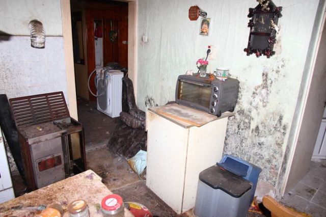 Innenansicht EG - Ruinöse Doppelhaushälfte mit Nebengebäude zwischen Magdeburg und Halle (Saale)