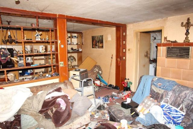 Innenansicht EG - Ruinöse Doppelhaushälfte mit Nebengebäude zwischen Magdeburg und Halle (Saale)