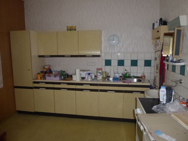 Wohneinheit im OG - Leerstehendes Wohn- und Geschäftshaus