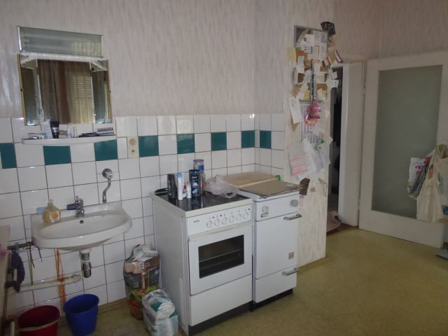 Wohneinheit im OG - Leerstehendes Wohn- und Geschäftshaus