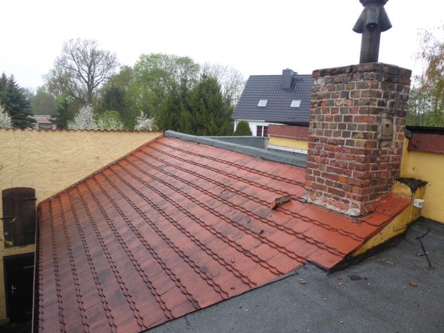 Dach des Nebengebäudes Nord - Leerstehendes Wohn- und Geschäftshaus