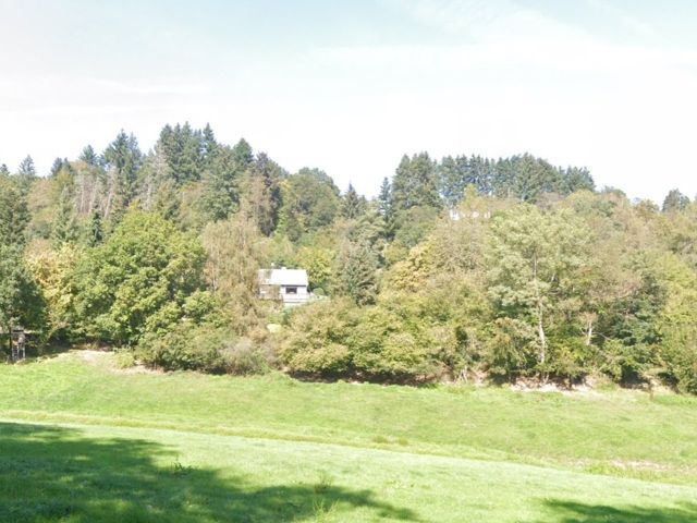 Blick Richtung Verkaufsfläche und Umgebung - Vertragsfreies Wochenendgrundstück - Lage innerhalb eines B-Planes **etwa 40 km vom Wiesbadener Zentrum entfernt**