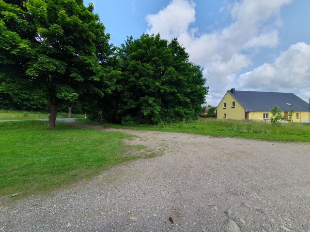 Blick auf Verkaufsfläche und Umgebung - Grundstück mit Bauvorbescheid für den Neubau eines Wohngebäudes ca. 13 km von der Hansestadt Wismar an der Ostseeküste entfernt