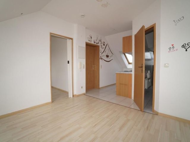 Innenansicht - Aufnahme aus 2021 - Vermietete 2-Zimmer-DG-Eigentumswohnung ca. 10 km westlich von Altenburg