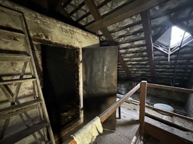 Innenansicht - Dachboden (Räucherkammer) - Leerstehende Doppelhaushälfte mit Nebengebäude und Unterstand **etwa 40 km vom Magdeburger Zentrum entfernt**