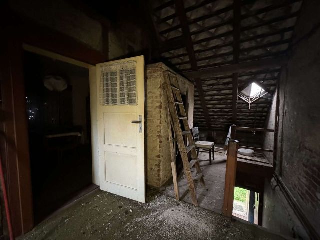 Innenansicht - Dachboden - Leerstehende Doppelhaushälfte mit Nebengebäude und Unterstand **etwa 40 km vom Magdeburger Zentrum entfernt**
