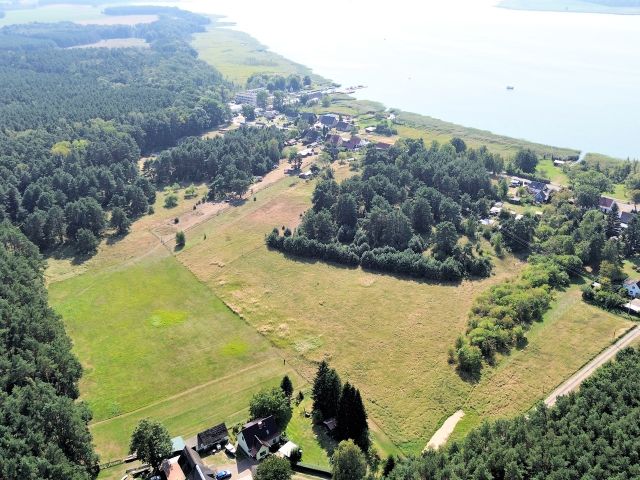 Blick auf die Verkaufsfläche und Umgebung - Vertragsfreies Grundstück unweit vom Peenestrom **etwa 25 km von der Ostsee entfernt**