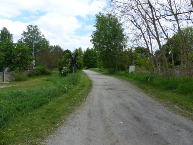 Blick auf Verkaufsfläche links und Umgebung - Vertragsfreies Grundstück lt. FNP teilweise Wohnbaufläche im südlichen ´Berliner Speckgürtel´