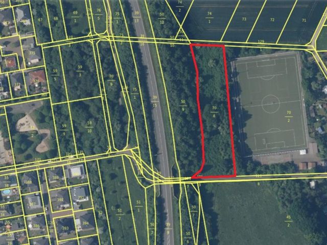 Lageskizze mit Luftbildunterlegung - Vertragsfreies Grundstück **ca. 34 km vom Stadtzentrum von Frankfurt am Main entfernt**