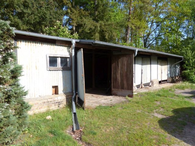 Garagengebäude - 23,6 ha große Waldfläche nebst Wohngebäude, Garage und Scheune **vertragsfrei**