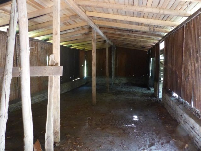 Garagengebäude - 23,6 ha große Waldfläche nebst Wohngebäude, Garage und Scheune **vertragsfrei**