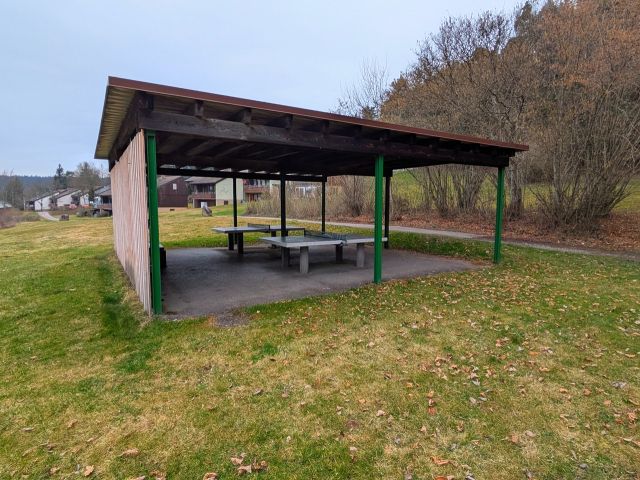 Flurstück 40/22 - Unterstand mit Tischtennisplatten - 2/110 Miteigentumsanteil an Erholungsflächen im Familiendorf Waldachtal **teilweise vertragslose Nutzung**