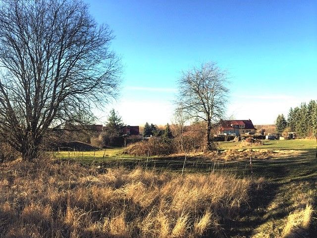 Blick auf Verkaufsfläche und Umgebung - Aufnahme aus 2019 - Über 1,1 ha großes Grundstück umgeben von bebauten Flächen nahe Stralsund und der Ostsee - teilweise vertragslos genutzt