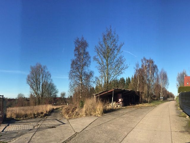 Blick auf Verkaufsfläche und Umgebung - Aufnahme aus 2019 - Über 1,1 ha großes Grundstück umgeben von bebauten Flächen nahe Stralsund und der Ostsee - teilweise vertragslos genutzt