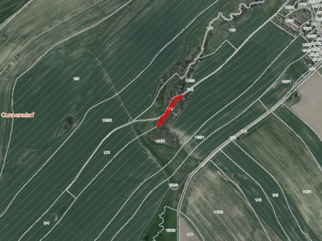 Lageskizze mit Umgebung und Luftbildunterlegung - Vertragsfreie Waldfläche **etwa 25 km vom Chemnitzer Zentrum entfernt**
