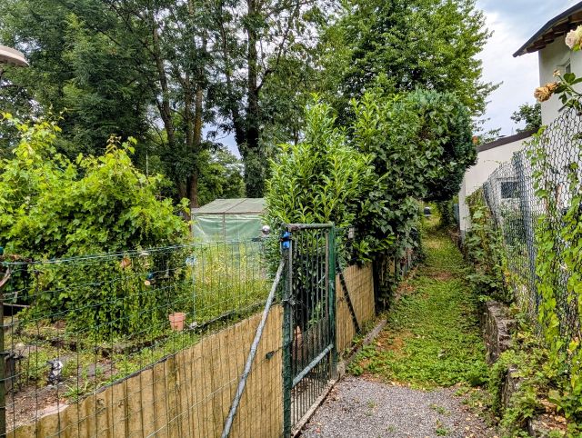 Flurstück 18 und angrenzender Garten - Zwei Wege- und Gartenflächen im Wohngebiet **tlw. vertragslos als Zuwegung und Garten genutzt**