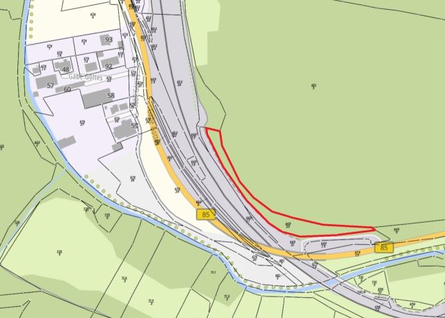 Lageskizze mit Umgebung - Vertragsfreie Waldfläche in Hanglage **etwa 8 km von der Bayerischen Landesgrenze entfernt**