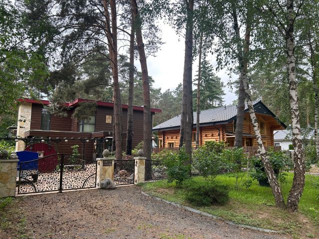 Umgebung - Grundstück mit Wochenendhaus und Nebengebäude innerhalb einer Einfamilienhaus-Siedlung nahe Berlin *vertragsfrei*