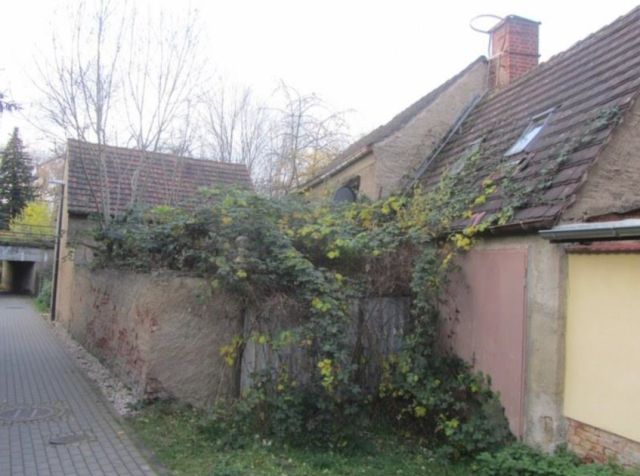 Zugangsbereich - Ruinöses ehemaliges Einfamilienhaus in Elsteraue **ca. 8 km nordwestlich von Zeitz**