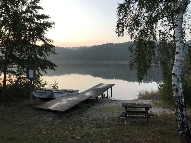 Taucheinstieg 50 m entfernt (Aufnahme vom Verkäufer) - Unbebautes Grundstück im Grünen am Pinnower See bei Schenkendöbern neben einem Wochenendhausgebiet