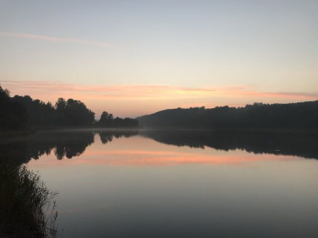 Abendstimmung am Pinnower See (Aufnahme vom Verkäufer) - Unbebautes Grundstück im Grünen am Pinnower See bei Schenkendöbern neben einem Wochenendhausgebiet