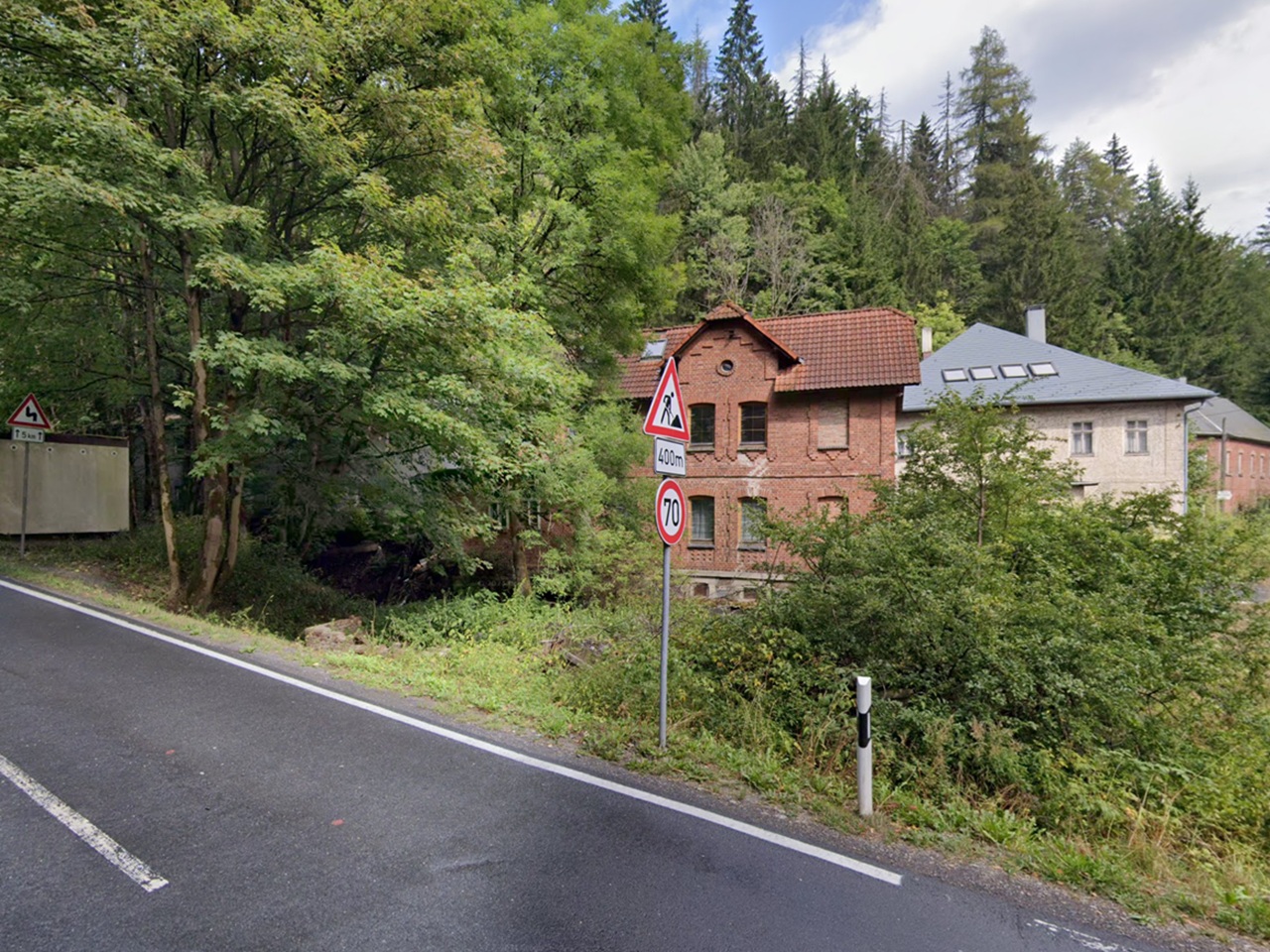 Vertragsfreie, teilweise mit Bäumen bewachsene Grundstücke im Landkreis Sonneberg in Steinach