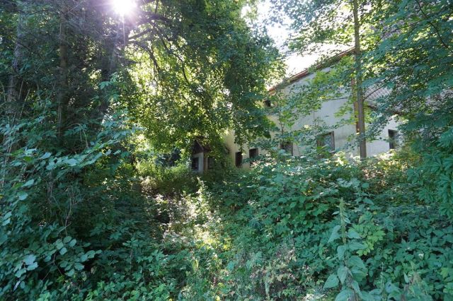 Verkaufsobjekt - Großes Grundstück mit baufälligem Wohnhaus in idyllischer, ruhiger Lage im Erzgebirge