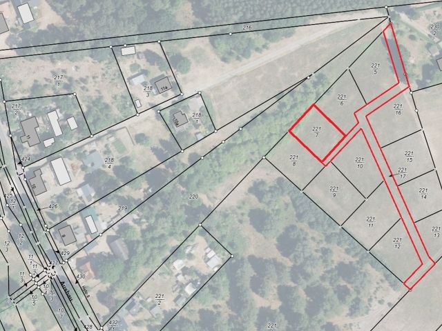 Lageskizze mit Luftbildunterlegung Flurstück 221/7 und Wegeflurstück - Vertragsfreies Grundstück unweit vom Peenestrom **etwa 25 km von der Ostsee entfernt**
