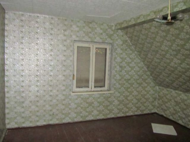 Innenansicht Wohnhaus OG - Vertragsfreies Wohngrundstück mit Garten **inklusive desolater Doppelhaushälfte**