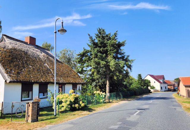 Rankwitz Ortslage - Vertragsfreies Grundstück unweit vom Peenestrom **etwa 25 km von der Ostsee entfernt**
