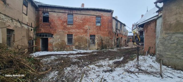 Nach Abriss des Nebengebäudes und des Anbaus - Ehemaliger Kaufmannshof mit ruinösen Nebengebäuden *südlicher Altstadtbereich, ca. 40 km von der Hallenser Innenstadt entfernt*