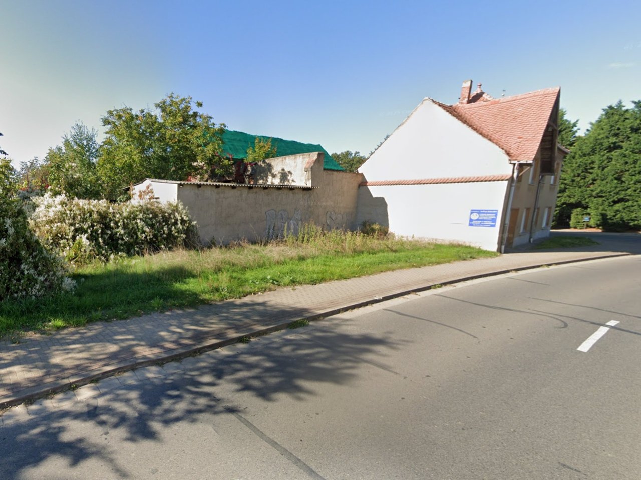 Vertragsfreies Grundstück im Innenbereich zwischen Wohnhäusern **im Landkreis Elbe-Elster**