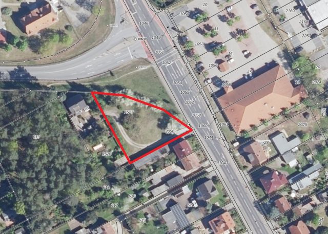 Lageskizze mit Luftbildunterlegung - Unbebautes, teilweise mit Bäumen bewachsenes Grundstück (Grün- und Wegefläche) **etwa 10 km von der Cottbuser Ostsee entfernt**