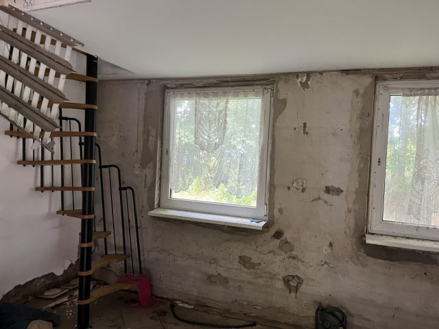 Innenansicht ehemaliges Wohnhaus - Ehemaliges Einfamilienhaus mit Bungalow im Außenbereich von Mühlenbeck **leerstehend**