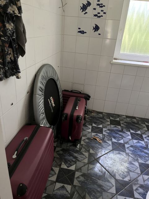 Innenansicht ehemaliges Wohnhaus - Ehemaliges Einfamilienhaus mit Bungalow im Außenbereich von Mühlenbeck **leerstehend**