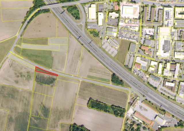 Lageskizze mit Umgebung und Luftbildunterlegung - Grünfläche/ Straßenrandbegleitfläche in der Metropolregion Nürnberg **teilweise vertragslose Nutzung**
