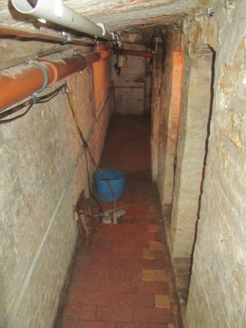 Kellerbereich - Leerstehendes Wohnhaus mit Nebengelass (miet- und pachtfrei)