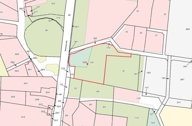 Lageskizze (mit den ungefähren Bereichen der Grünfläche und der bestockten Fläche) - Bis 30.09.2026 verpachtetes Grundstück in Ortslage ca. 16 km von Greifswald entfernt * lt. FNP teilweise Mischgebietsfläche