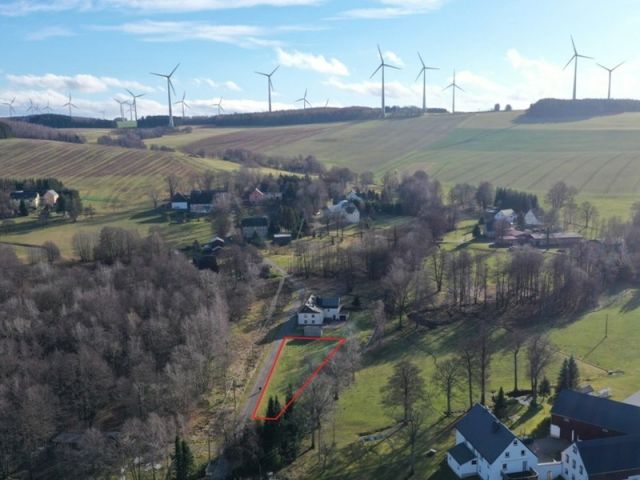 Blick auf Lage der Verkaufsfläche und die Umgebung - Verpachtete Grünfläche zwischen Wohnbebauungen in Mittelsachsen * Jahrespacht 1.440 € *