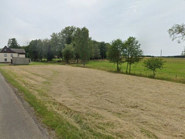 Blick auf Verkaufsfläche und Umgebung - Verpachtete Grünfläche zwischen Wohnbebauungen in Mittelsachsen * Jahrespacht 1.440 € *