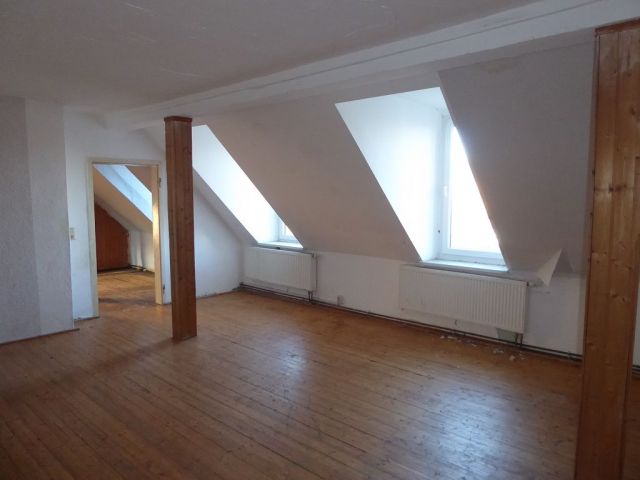 Innenansicht DG - Teilweise vermietetes Mehrfamilienhaus mit Anbauten und Nebengelass in Mansfeld ** Jahresnettomiete ca. € 10.366 **