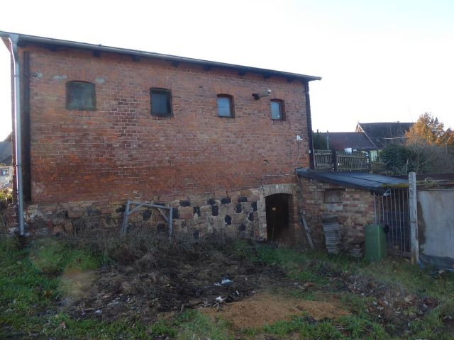 Blick auf Nebengelass Mitte Ost und West - Teilweise vermietetes Mehrfamilienhaus mit Anbauten und Nebengelass in Mansfeld ** Jahresnettomiete ca. € 10.366 **