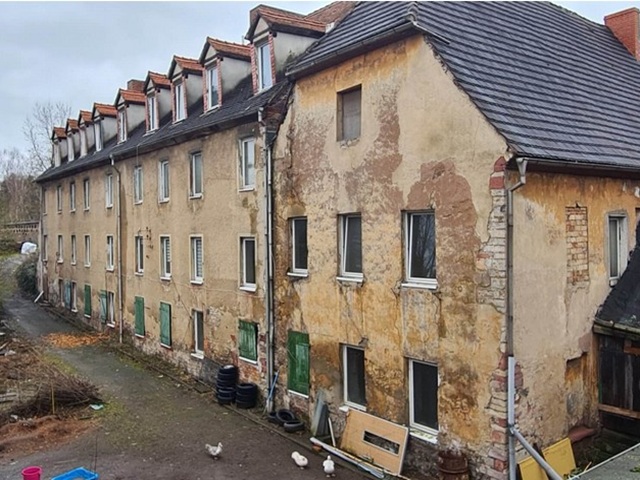 Teilweise vermietetes Mehrfamilienhaus mit Anbauten und Nebengelass in Mansfeld ** Jahresnettomiete ca. € 10.366 **