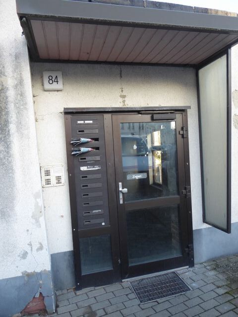 Hauszugang - Teilweise vermietetes Mehrfamilienhaus mit Anbauten und Nebengelass in Mansfeld ** Jahresnettomiete ca. € 10.366 **