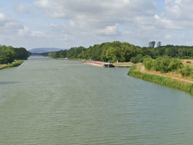 Umgebung - Mittellandkanal - Bewaldetes Grundstück am Mittellandkanal **vertragsfrei**