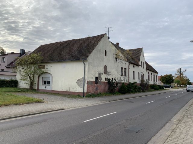 Verkaufsgegenstand - Leerstehendes ehemaliges Gasthaus mit Saal, integrierter Wohnung und separatem Wohnhaus